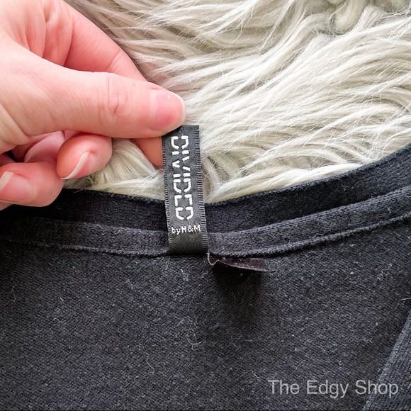 H&M Divided | V-Neck Button Up Cardigan Sweater - Picture 5 of 7